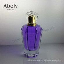 Elegante e elegante garrafa de vidro para o perfume